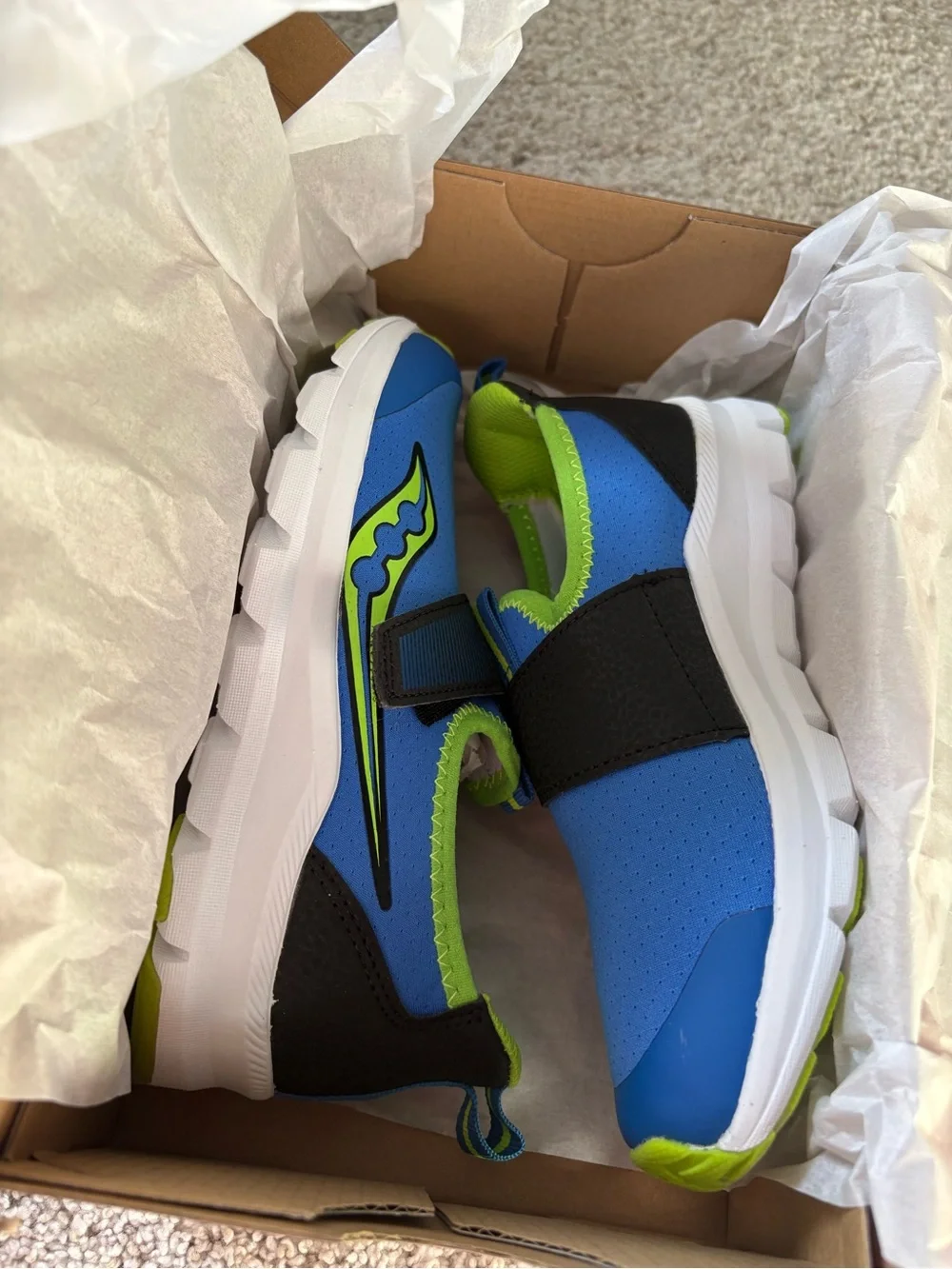 New Saucony Kids Breeze Sport JR sneakers Hook-Loop Slip-On little boy sz 1